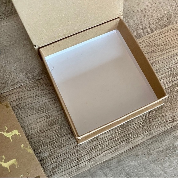 🌺 Holiday Gold Reindeer Floral Mini Gift Bags & Box Set - Picture 7 of 9